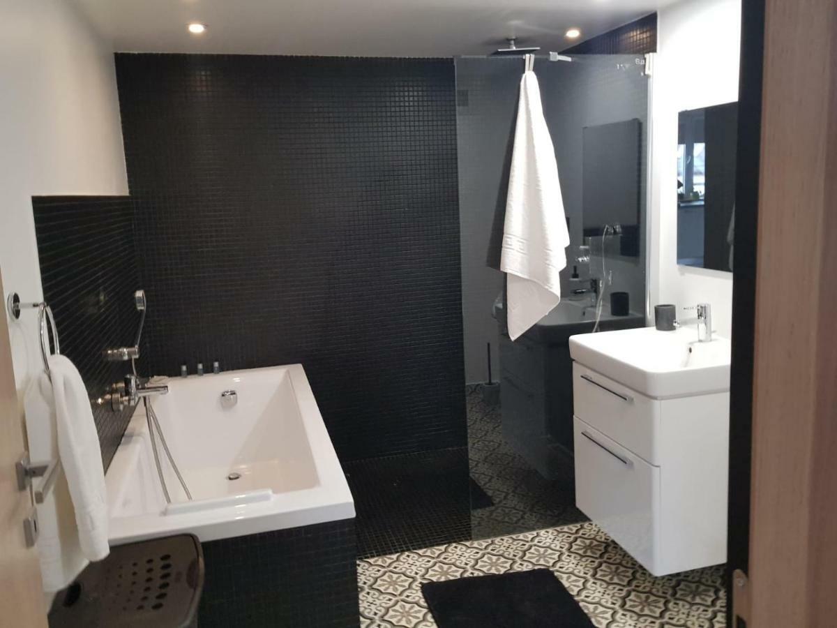 Leisure Apartmens Brasov Appartement Buitenkant foto